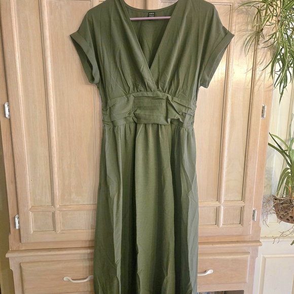 SHEIN Olive Green Midi Dress V Neck Womens Medium - Picture 3 of 6